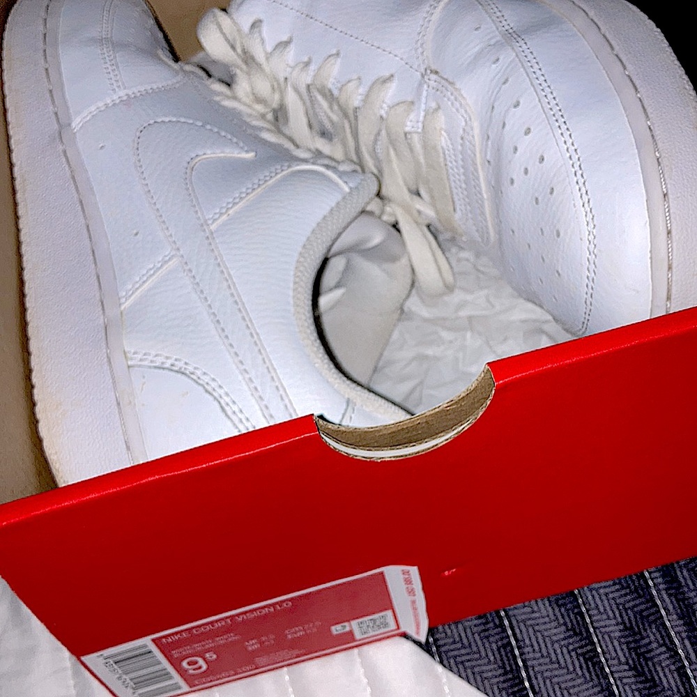 Selling Nike court visions very comfortable and clean.used just twice size9.5men